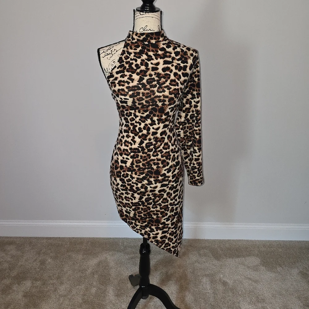 One-Shoulder Dress - Picture 4 of 4